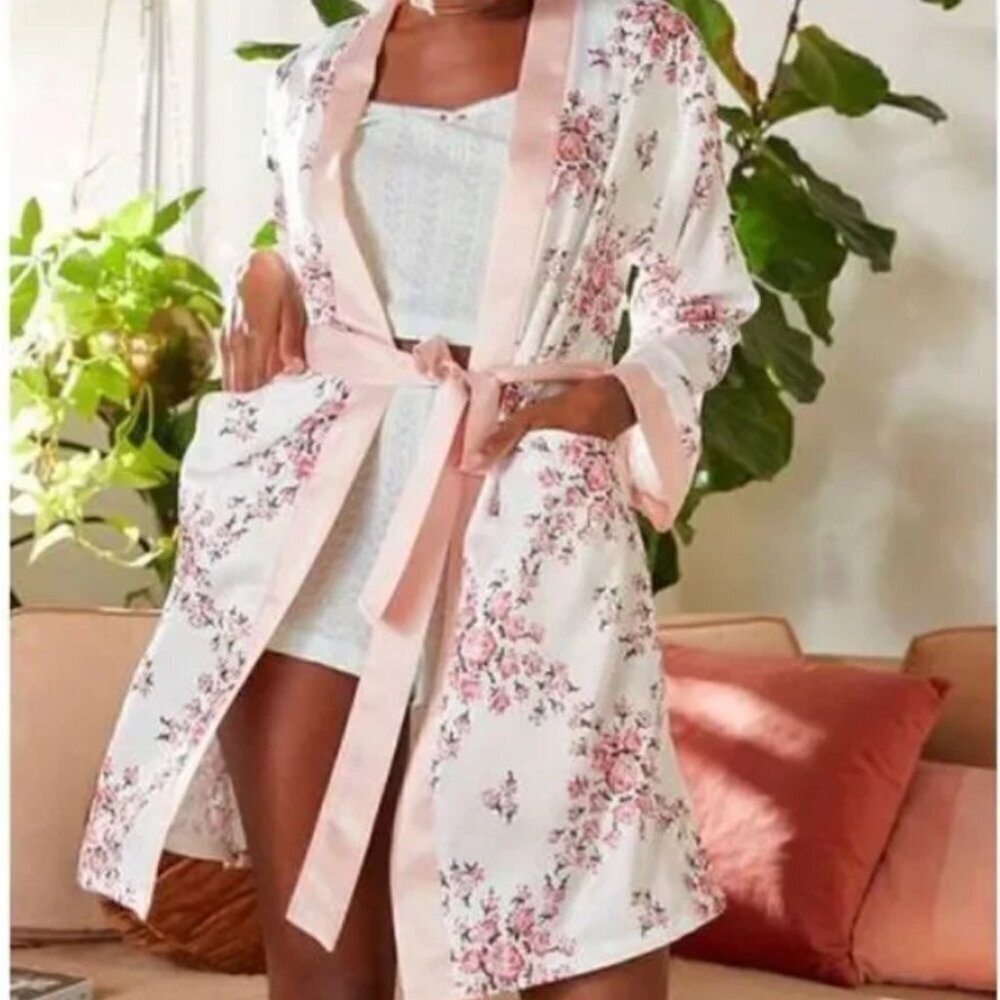 Morgan Lane Satin Allie Robe - White Floral - Plus - NWT - Picture 4 of 7